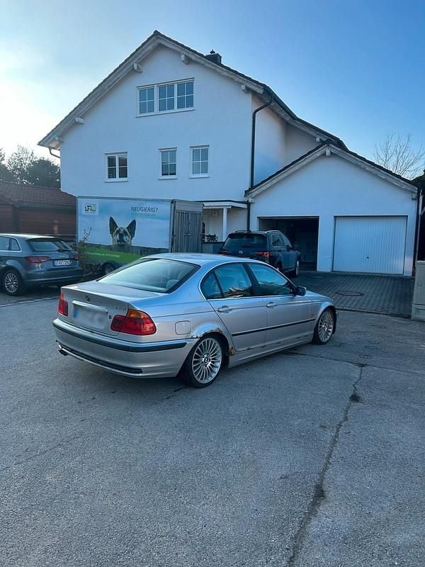 Gebraucht BMW 320 150 PS (110 kW) 2000 Silber Limousine