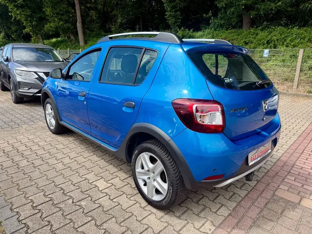 Gebraucht Dacia Sandero Prestige 90 PS (66 kW) 2016 Blau SUV