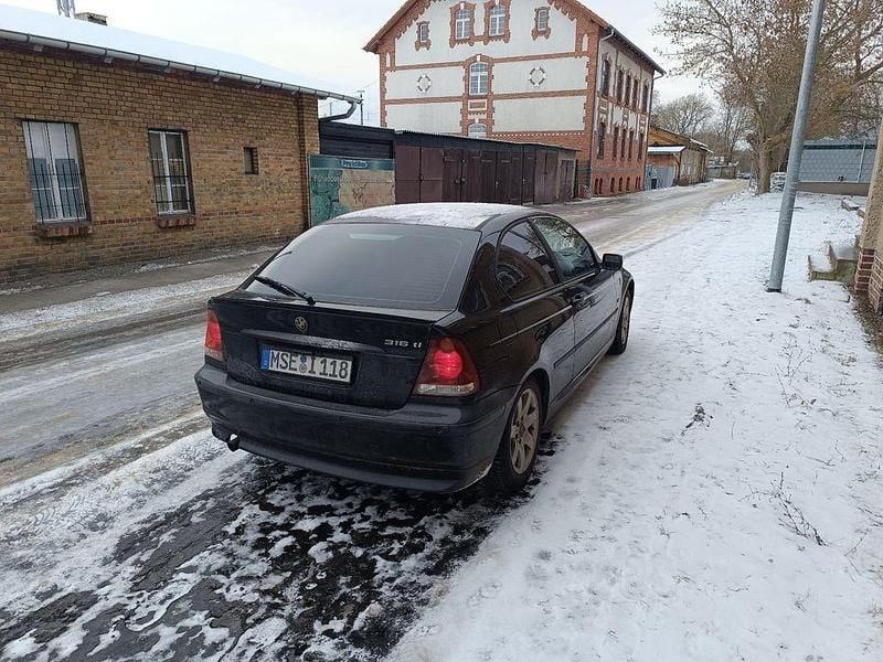 Gebraucht BMW 316 116 PS (85 kW) 2003 Schwarz Limousine