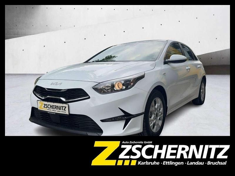 (wd) casa white s Neu 2025 Kia Ceed Vision Limousine | 26.390 € (Fairer Preis) - Bild 1/4