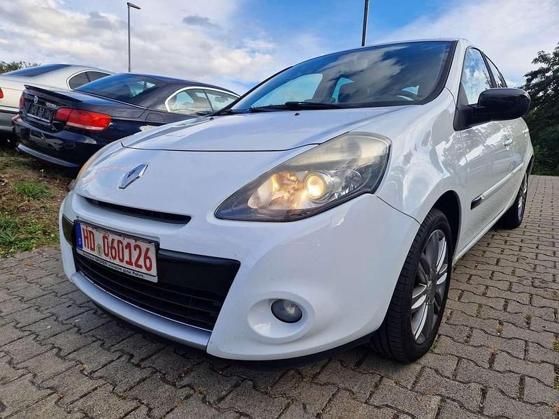 Weiß Gebraucht 2011 Renault Clio II Night&Day Kleinwagen | 4.500 € - Bild 1/4