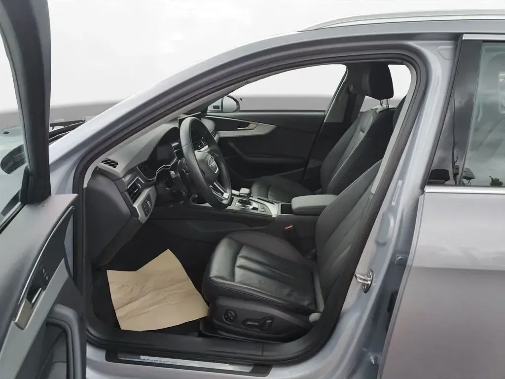 Gebraucht Audi A4 Advanced Plus 204 PS (150 kW) 2023 Florettsilber metallic Kombi