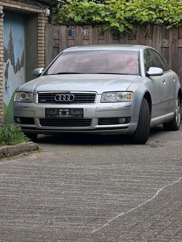 Silber Gebraucht 2003 Audi A8 Limousine | 2.500 € (Superpreis) - Bild 1/4