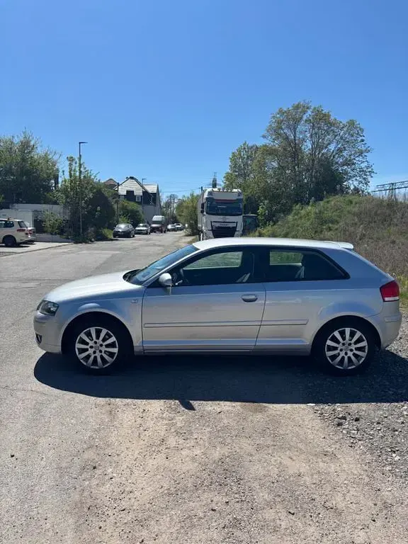 Second-hand Audi A3 102 CP (75 kW) 2006 Argintiu Hatchback
