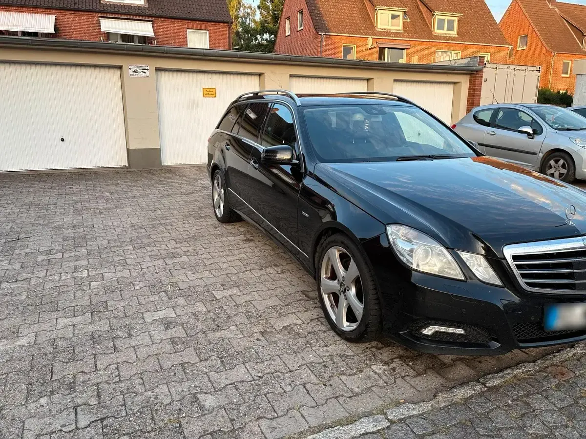 Gebraucht Mercedes E350 231 PS (169 kW) 2010 Schwarz Kombi