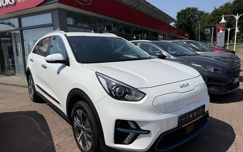 Gebraucht Kia Niro Vision 100 kW (136 PS) 2021 Schneeweiß SUV