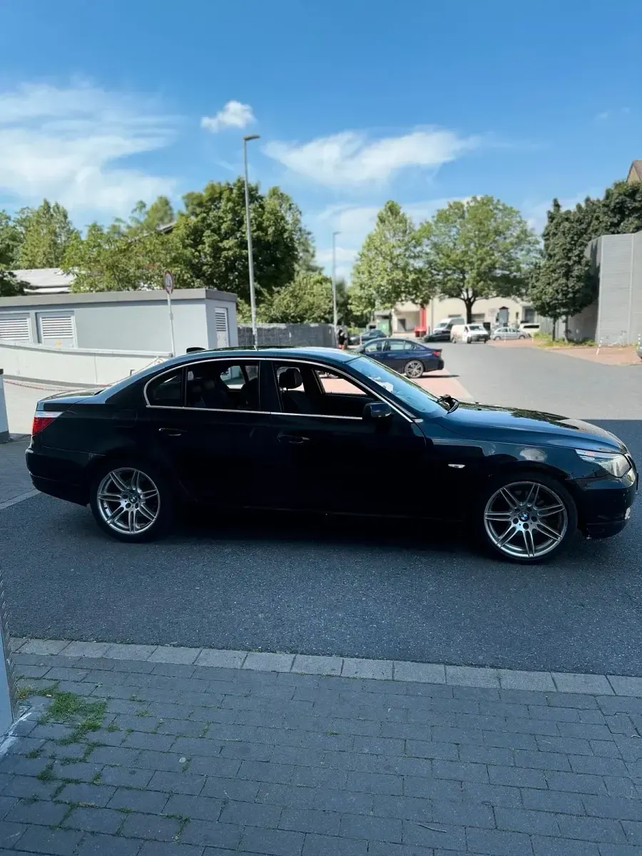 Gebraucht BMW 520 177 PS (130 kW) 2009 Schwarz Limousine