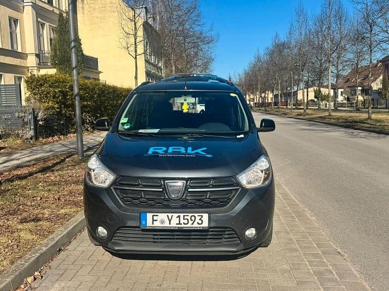 Gebraucht Dacia Lodgy Comfort 102 PS (75 kW) 2019 Blau Van / Kleinbus