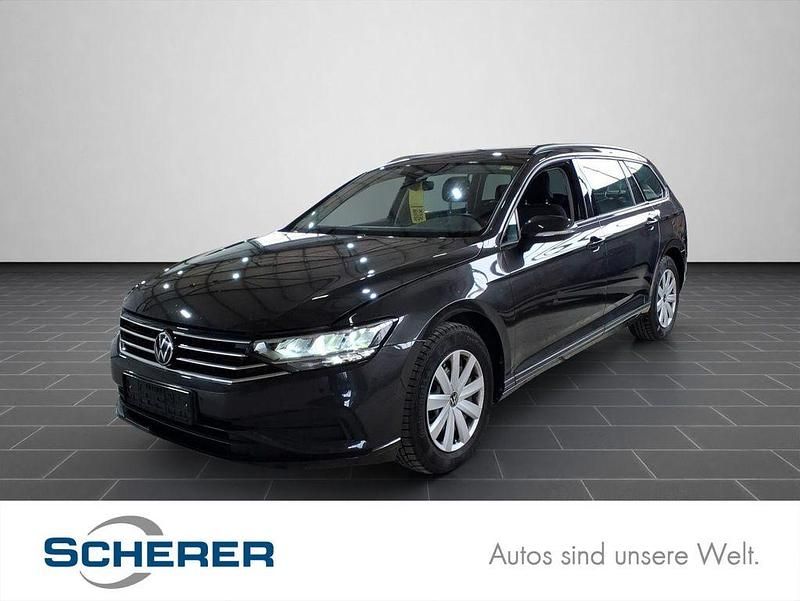 Mangangrau metallic (metallic) Gebraucht 2022 VW Passat Kombi | 22.950 € (Fairer Preis) - Bild 1/3