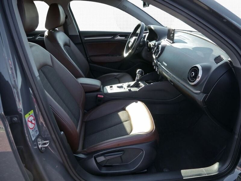 Gebraucht Audi A3 Design 116 PS (85 kW) 2018 Grau Limousine
