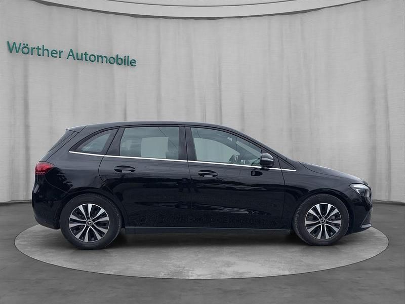 Gebraucht Mercedes B180 136 PS (100 kW) 2024 Schwarz Van / Kleinbus