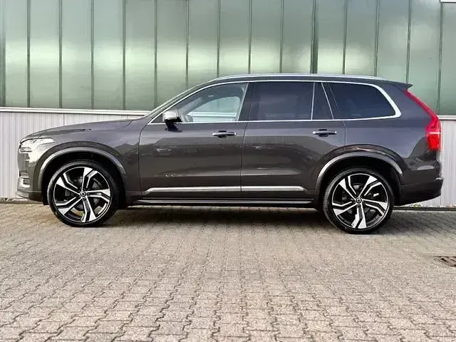 Second-hand Volvo XC90 Plus 235 CP (172 kW) 2022 Andere SUV