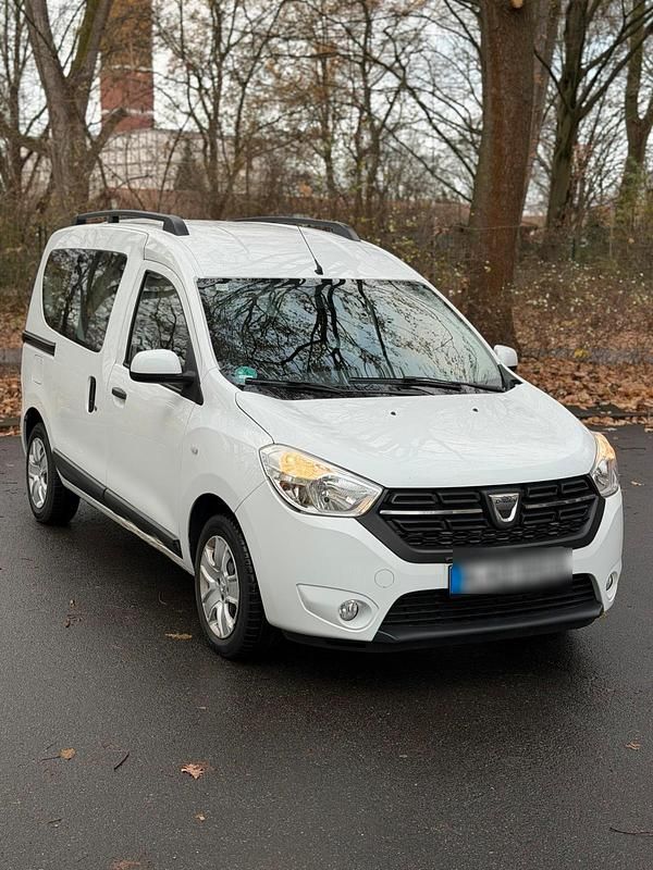 Weiß Gebraucht 2018 Dacia Dokker Van / Kleinbus | 6.750 € (Guter Preis) - Bild 1/4