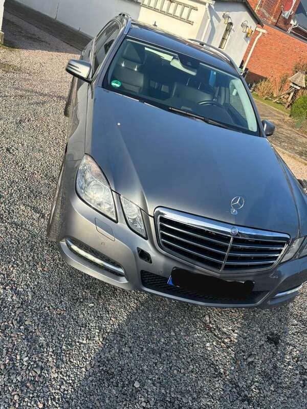 Gebraucht 2010 Mercedes E200 Avantgarde Kombi | 6.500 € (Superpreis) - Bild 1/4