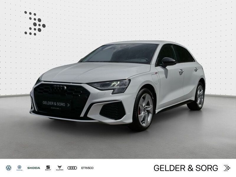 Weiß Gebraucht 2022 Audi A3 Sportback e-tron S-Line Limousine | 27.480 € (Guter Preis) - Bild 1/4