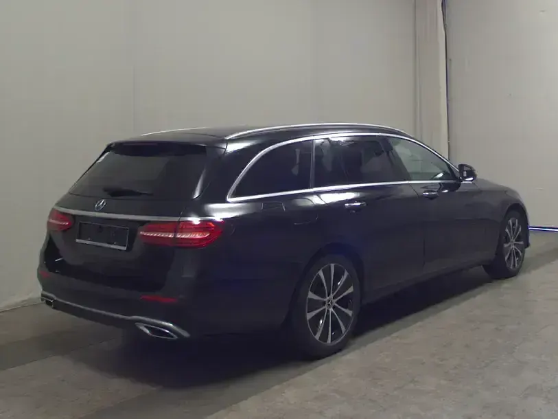 Gebraucht Mercedes E220 Avantgarde 220 PS (161 kW) 2022 Schwarz unilack Kombi