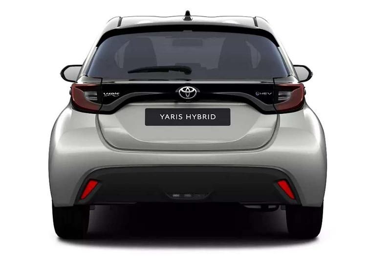 Neu Toyota Yaris Hybrid Comfort 116 PS (85 kW) 2025 Shimmering silver metallic Kleinwagen