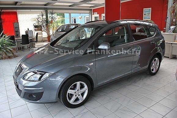 Gebraucht Seat Altea XL Style 105 PS (77 kW) 2012 Grau metallic Van / Kleinbus