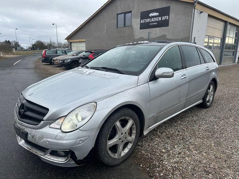 Silber Gebraucht 2006 Mercedes R320 Van / Kleinbus | 2.600 € (Fairer Preis) - Bild 1/4