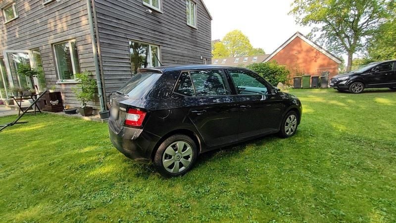 Gebraucht Skoda Fabia 60 PS (44 kW) 2017 Kleinwagen