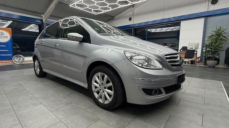 Gebraucht Mercedes B180 109 PS (80 kW) 2007 Silber Van / Kleinbus