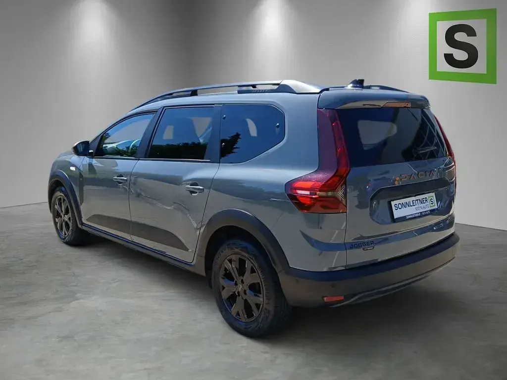 Gebraucht Dacia Jogger Extreme 141 PS (103 kW) 2025 Grau Van / Kleinbus