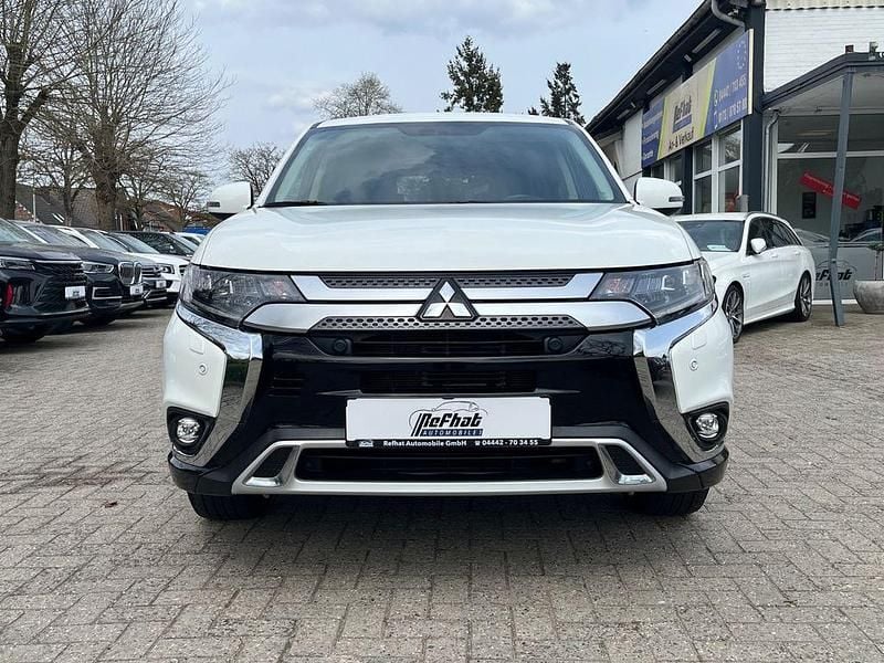 Gebraucht Mitsubishi Outlander Active 150 PS (110 kW) 2020 Weiß SUV