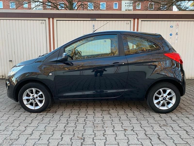Gebraucht Ford Ka 75 PS (55 kW) 2013 Schwarz Kleinwagen