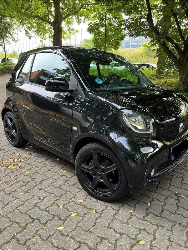 Schwarz Gebraucht 2016 Smart ForTwo Cabrio Cabrio | 12.500 € (Fairer Preis) - Bild 1/4