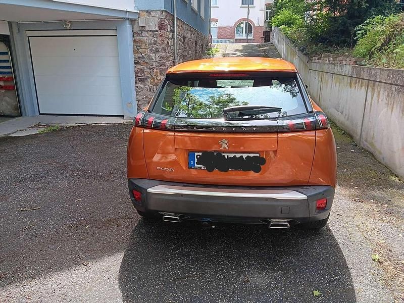 Gebraucht Peugeot 2008 Active 131 PS (96 kW) 2021 Orange SUV