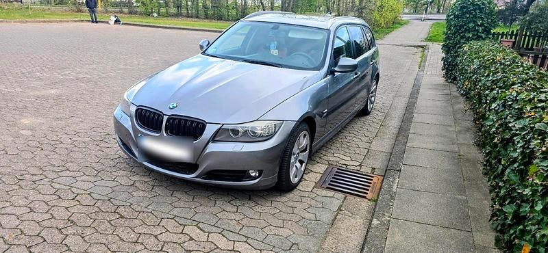 Gebraucht BMW 320 184 PS (135 kW) 2010 Grau Kombi