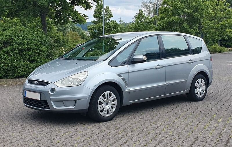 Grau Gebraucht 2007 Ford S-MAX Trend Van / Kleinbus | 1.999 € (Superpreis) - Bild 1/4