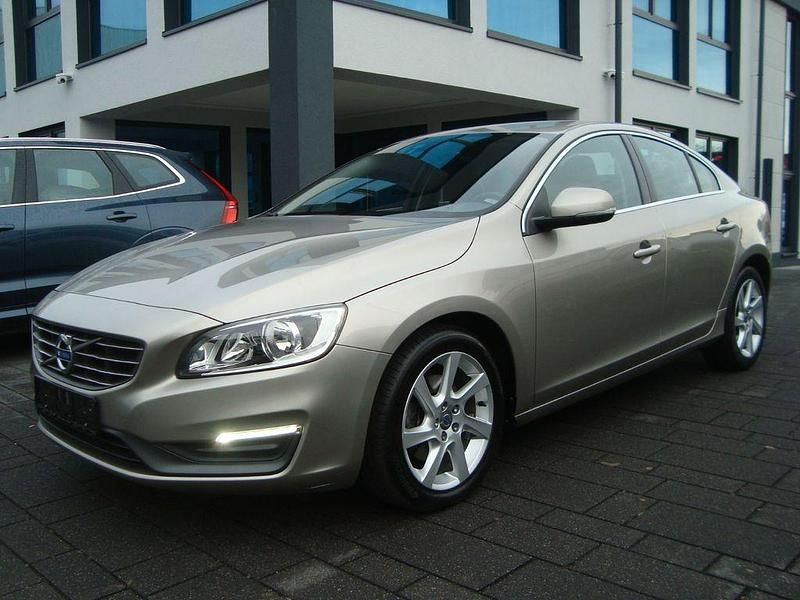 Gebraucht Volvo S60 Momentum 114 PS (83 kW) 2015 Limousine