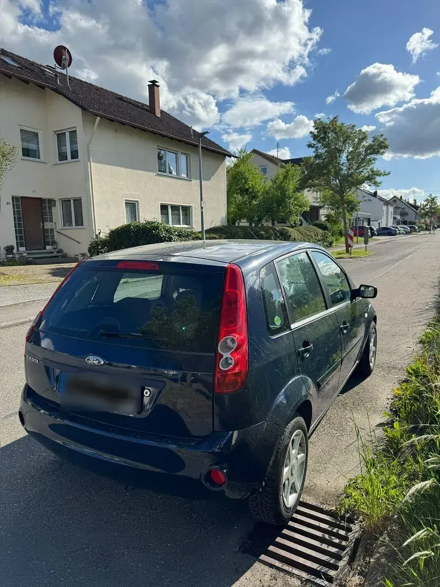 Usata Ford Fiesta 69 CV (50 kW) 2008 Blu Utilitaria