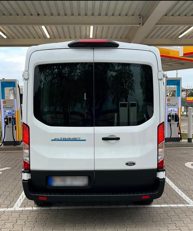 Gebraucht Ford Transit 197 kW (269 PS) 2023 Weiß Limousine