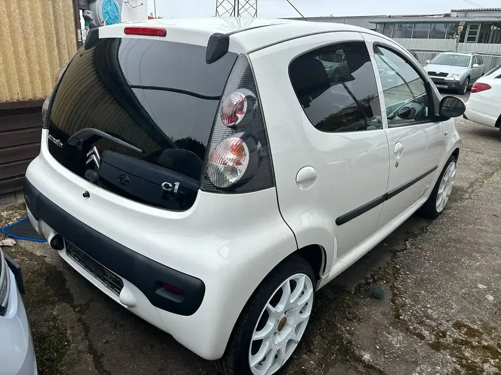 Gebraucht Citroën C1 68 PS (50 kW) 2013 Weiß Kleinwagen