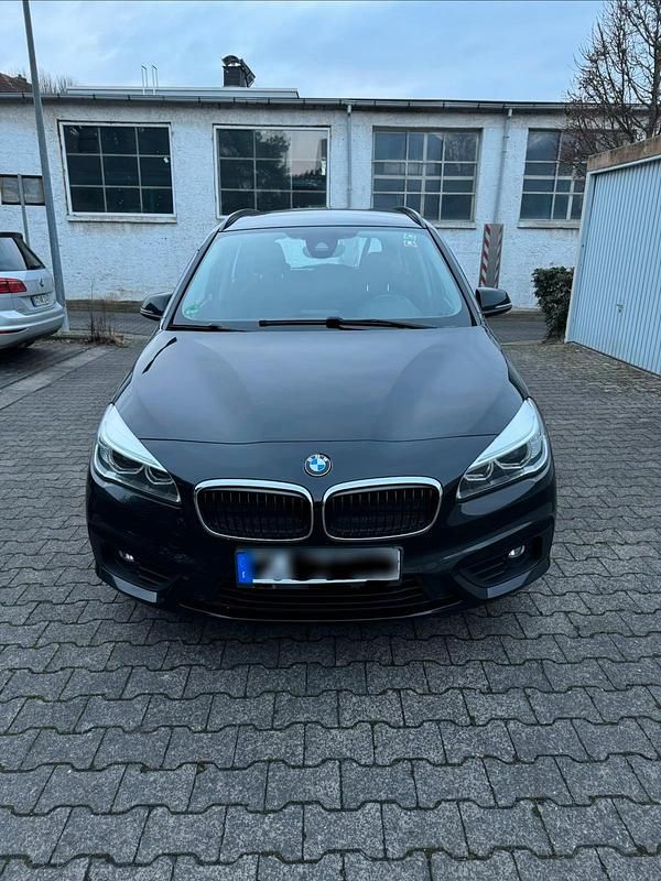Schwarz Gebraucht 2016 BMW 218 Kombi | 8.500 € (Teuer) - Bild 1/4