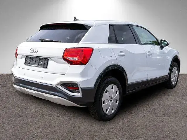 Gebraucht Audi Q2 Advanced Plus 150 PS (110 kW) 2025 Gletscherweiß metallic SUV
