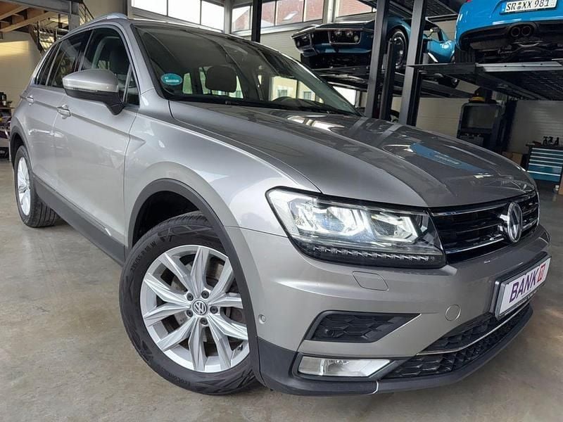 Grau Gebraucht 2017 VW Tiguan Highline SUV | 14.700 € (Superpreis) - Bild 1/4
