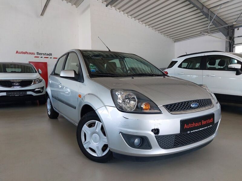 Silber Gebraucht 2007 Ford Fiesta Ghia Kleinwagen | 2.999 € (Guter Preis) - Bild 1/4