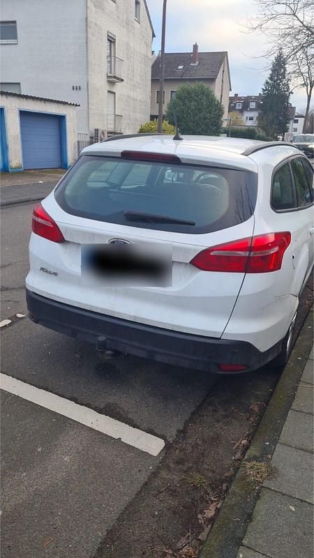 Gebraucht Ford Focus 120 PS (88 kW) 2018 Weiß Kombi