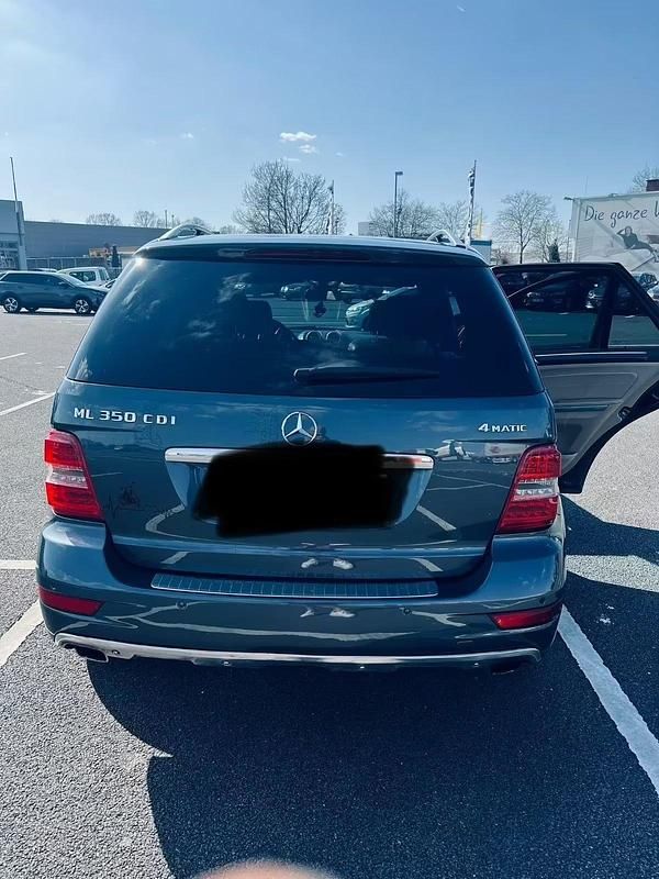 Gebraucht Mercedes ML350 231 PS (169 kW) 2010 Grau SUV