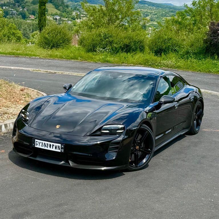 Schwarz Gebraucht 2021 Porsche Taycan Turbo S Limousine | 92.700 € (Fairer Preis) - Bild 1/4