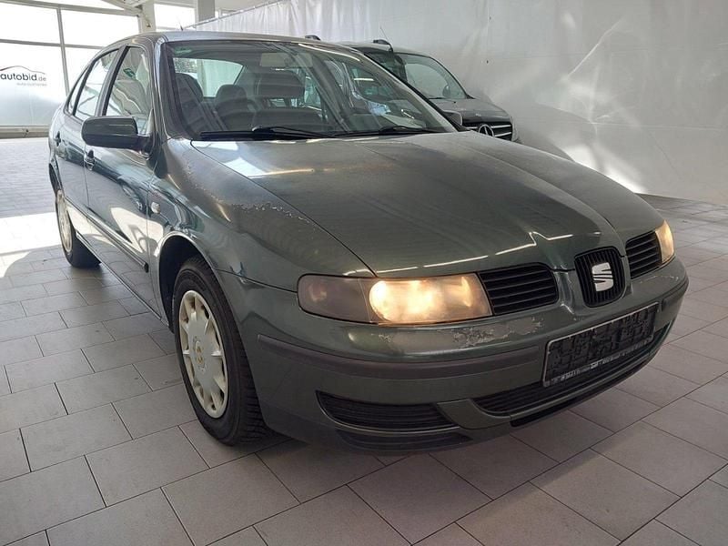 Grün Gebraucht 2004 Seat Toledo Limousine | 1.450 € (Etwas zu teuer) - Bild 1/4