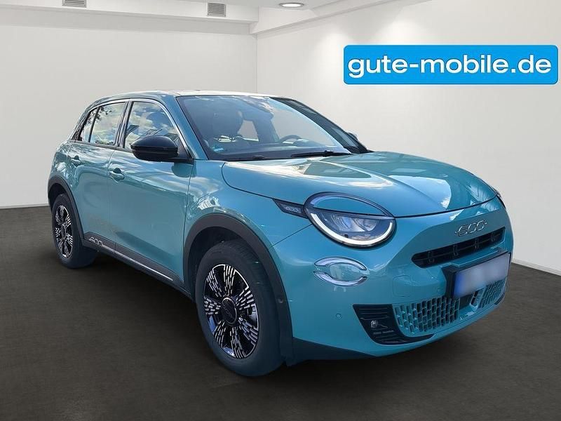 Gebraucht Fiat 600 101 PS (74 kW) 2024 Cielo blau SUV