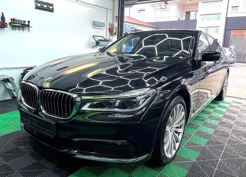 Gebraucht BMW 740 Shadowline 320 PS (235 kW) 2017 Schwarz Limousine