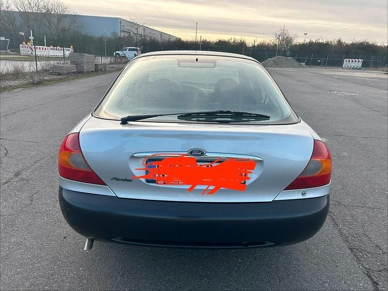 Gebraucht Ford Mondeo 130 PS (95 kW) 1999 Grau Limousine