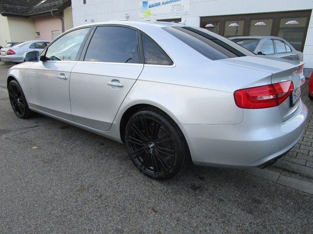 Gebraucht Audi A4 170 PS (125 kW) 2012 Silber metallic Limousine