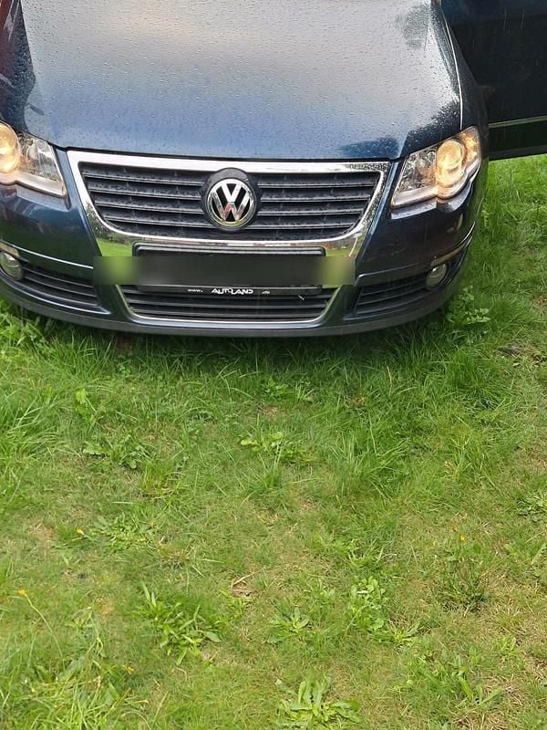Blau Gebraucht 2006 VW Passat Kombi | 899 € (Superpreis) - Bild 1/4