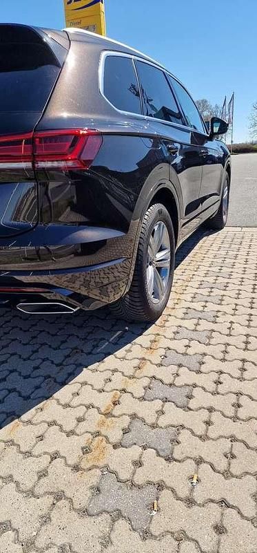 Gebraucht VW Touareg Edition 231 PS (169 kW) 2023 Braun SUV